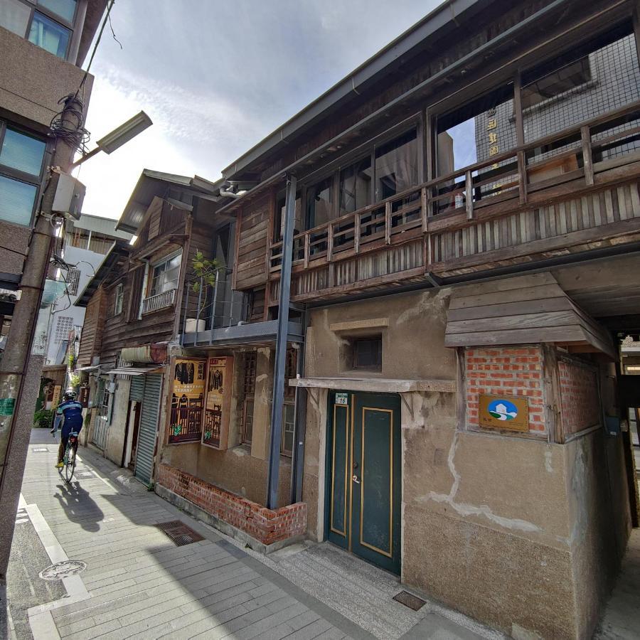 Jerry'S Mazehut Hostel Tainan Luaran gambar