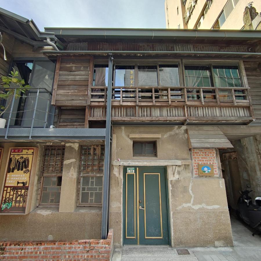 Jerry'S Mazehut Hostel Tainan Luaran gambar