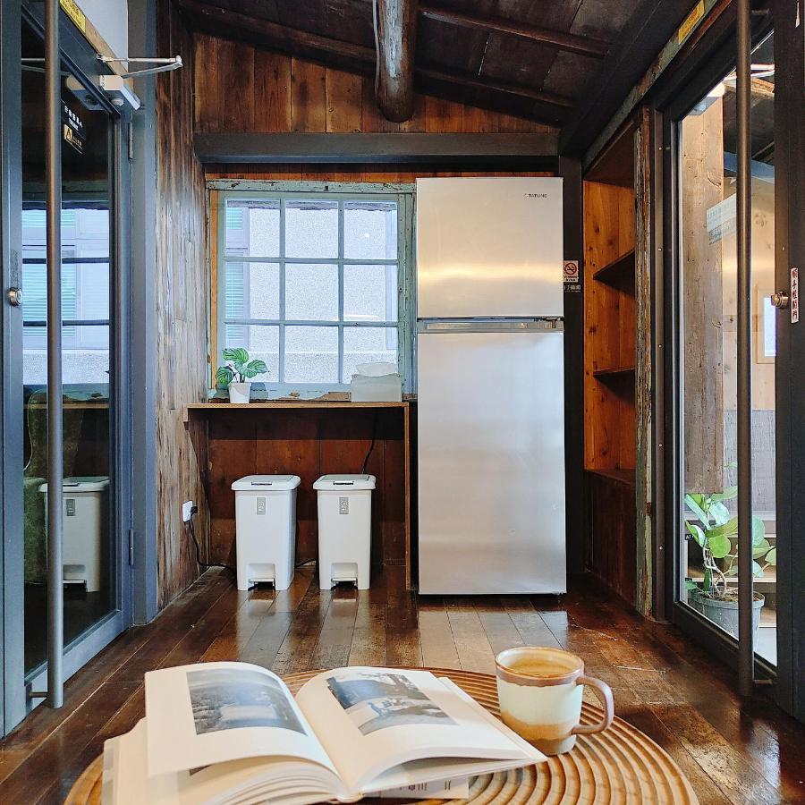 Jerry'S Mazehut Hostel Tainan Luaran gambar