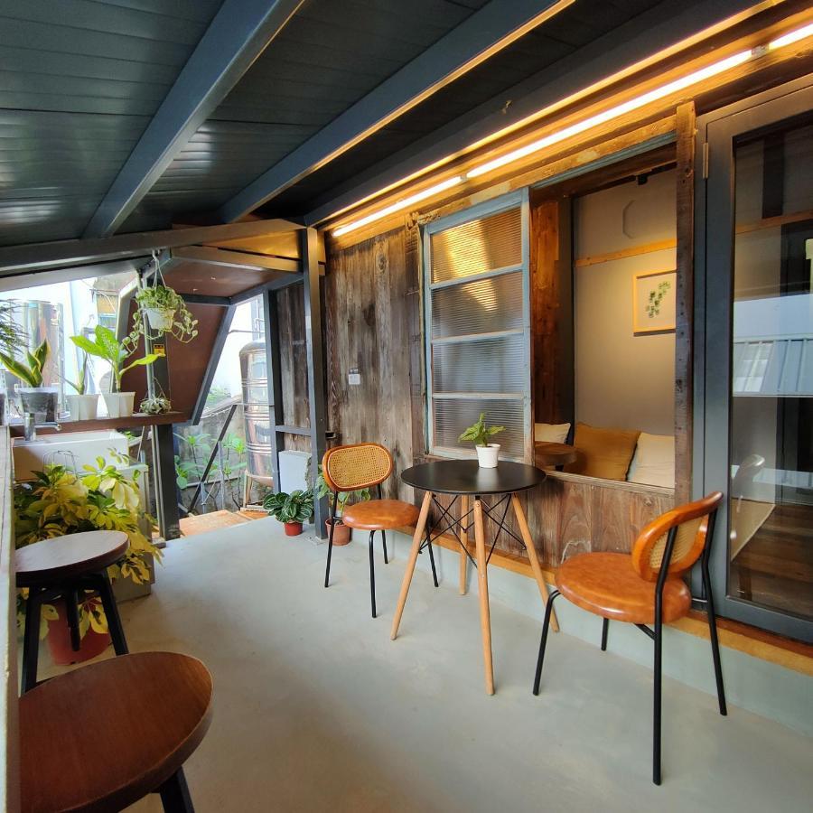 Jerry'S Mazehut Hostel Tainan Luaran gambar