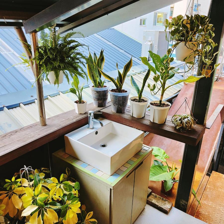 Jerry'S Mazehut Hostel Tainan Luaran gambar
