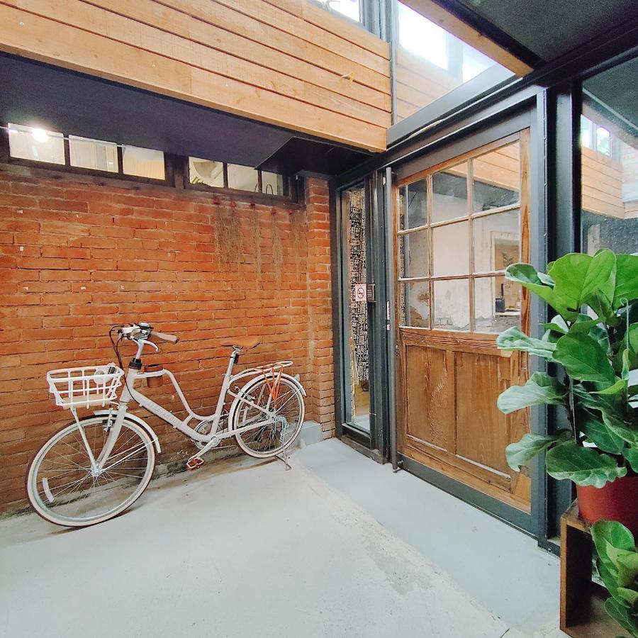 Jerry'S Mazehut Hostel Tainan Luaran gambar