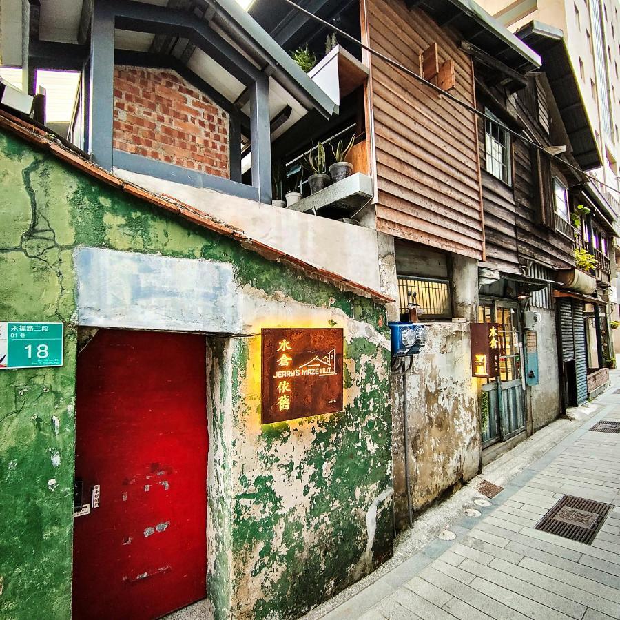 Jerry'S Mazehut Hostel Tainan Luaran gambar