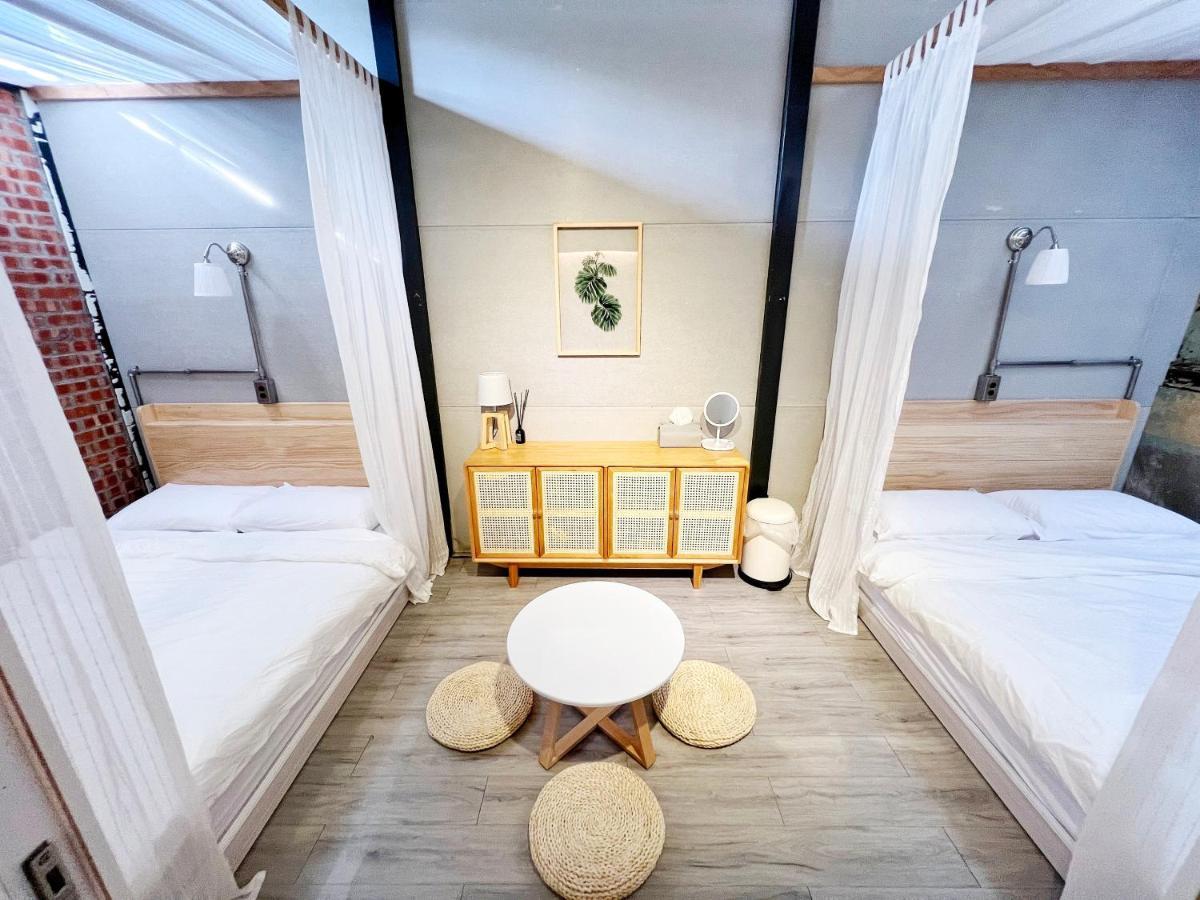 Jerry'S Mazehut Hostel Tainan Luaran gambar